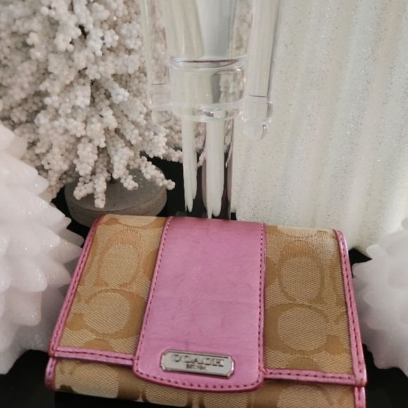 Coach Pink and Beige Women's Bag - Picture 2 of 11